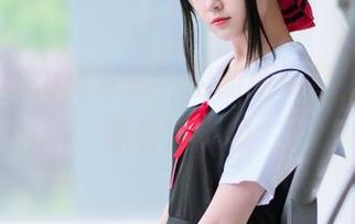 “Akisoso秋楚楚”空姐新姿势，更新好像有点小撩