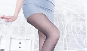 Beautyleg – 分享小杨的“死库水”图片，水温适合刚刚好的玩乐！