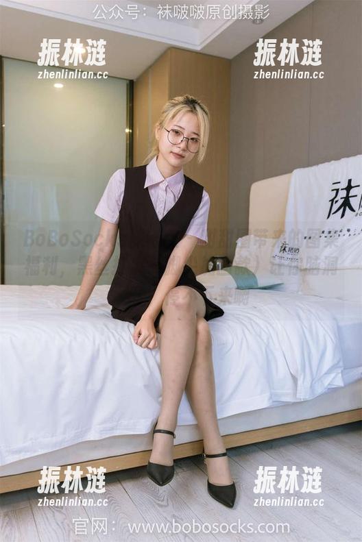 BoBoSocks袜啵啵-甜甜圈 BoBoSocks袜啵啵 - 甜甜圈带来的图集福利,黑丝打底(脚尖加固款)让你脑洞大开,停不下来啊