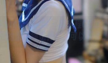 MFStar模范学院 – 猜程程CC泳池写真里用的漂浮物是什么，可以开个展！