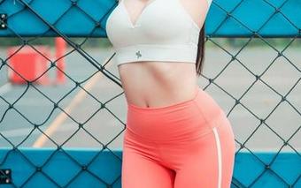 Pia(피아)的皮衣照片，风格这么猛，心里微微发怵～