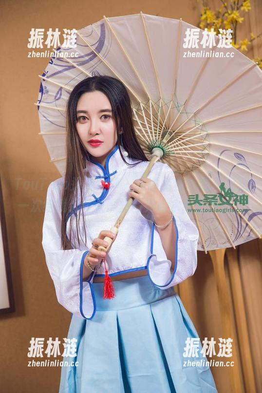 TouTiao头条女神 - 感谢免费，杨漫妮又一次给我们带来黑丝图如潮水般的冲击。