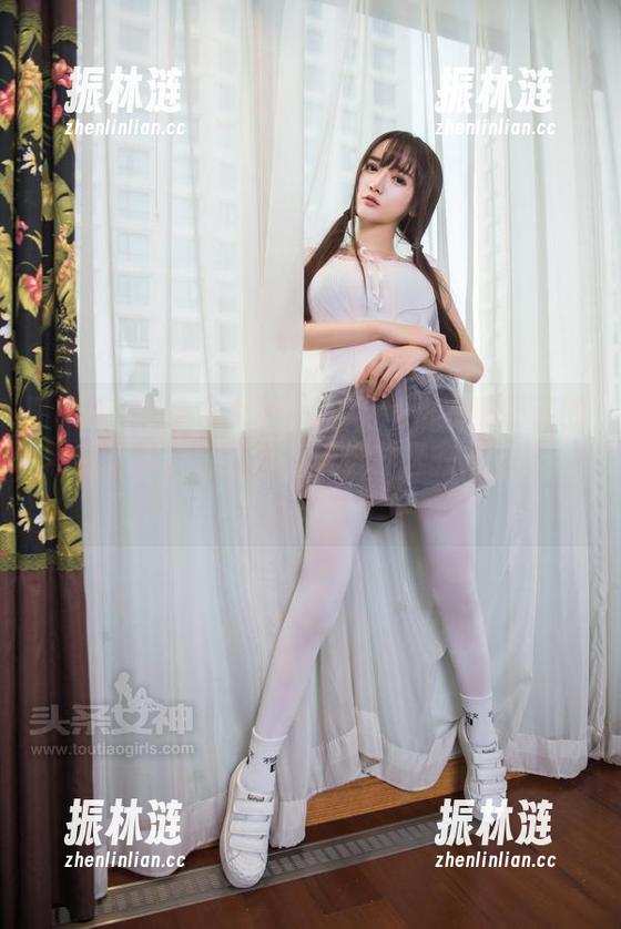 TouTiao头条女神 - 一口气看完穆菲菲的黑丝全集，有些东西就这样埋在心里了，对吧？