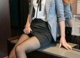 UGirls尤果网 – 这就是周心情的水手服美图，感觉快变成海洋一员了呢。