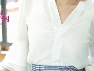 UGirls尤果网 – 田梓茵的泳池美图，真心希望这些资源能带走我的烦恼，结果只带走了我的浮力！