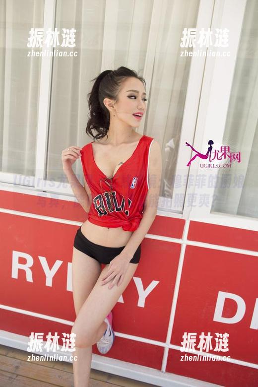 UGirls尤果网 - 在线抢镜：穆菲菲的厨娘写真，能做出菜还是能拍照更爽？