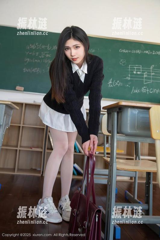 Xiuren秀人网 - Wendy智秀的连衣裙：这可是件‘看一眼就中毒’的魔法服装哦！
