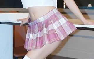 Xiuren秀人网 – sophie余冰又来了！镂空写真更新，被这些线条缠绕得眼花缭乱。