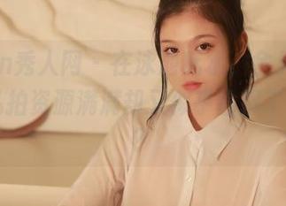 Xiuren秀人网 – 在泳池玩水，余贝拉bella的私拍资源满满却又似乎偷拐了些什么？
