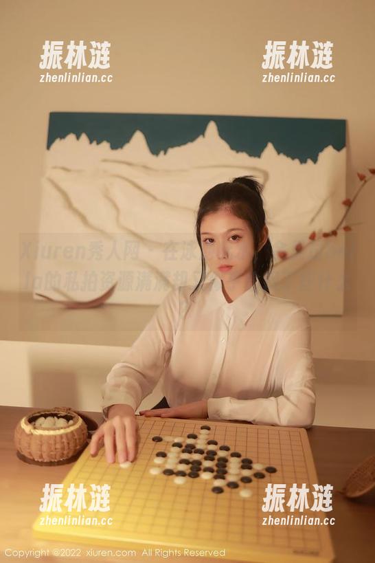 Xiuren秀人网 - 在泳池玩水，余贝拉bella的私拍资源满满却又似乎偷拐了些什么？