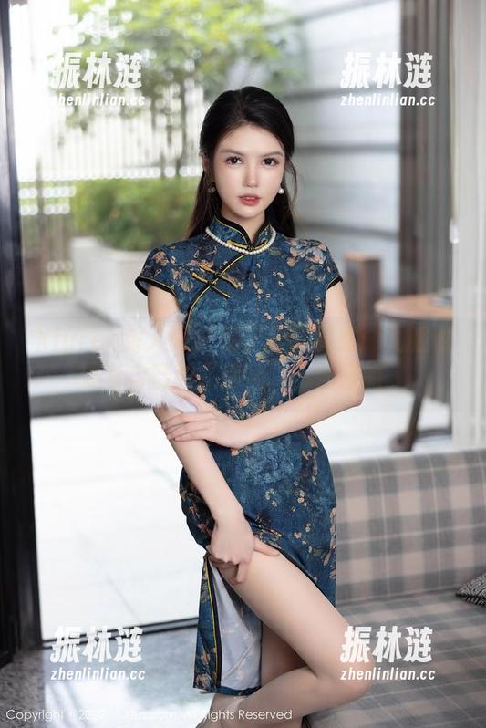 Xiuren秀人网 - 初梦瑶的图册：礼服也要有自己的“情绪”，你懂的。