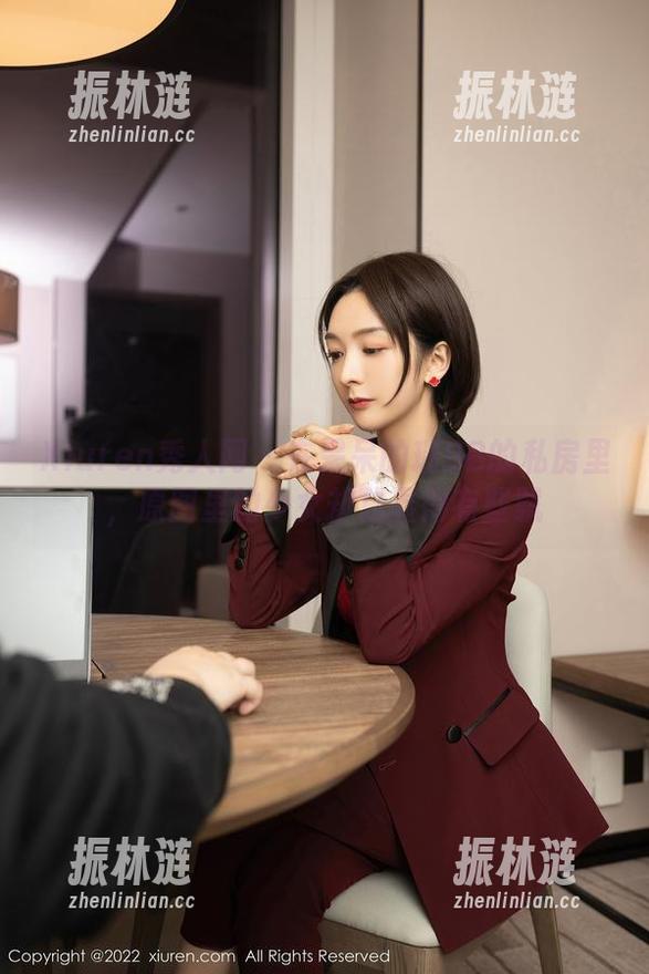 Xiuren秀人网 - 在呆呆的瑞BB的私房里，原图里的少女却总显得有些飘