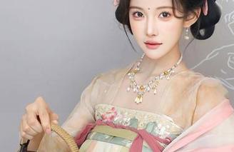 Xiuren秀人网 – 写真里的偶然：当“奶茶味的包子”遇上皮衣