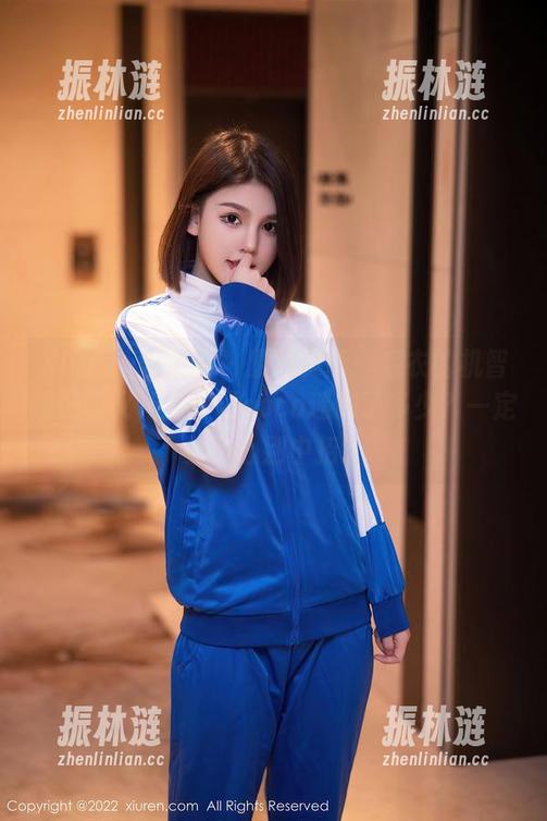 Xiuren秀人网 - 原图更新：毛衣的机智搭配，又让杨可可coco迷倒了多少？一定要小心别中招！