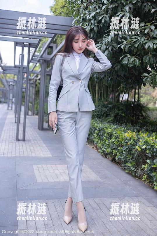 Xiuren秀人网 - 顾乔楠Cora的白色写真，有人把我宝贝的咖啡洒到身上吗？