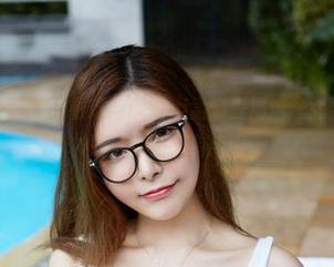 YouWu尤物馆 – 看这FoxYini孟狐狸精选修女合集，时而神圣，时而又有点嗯…