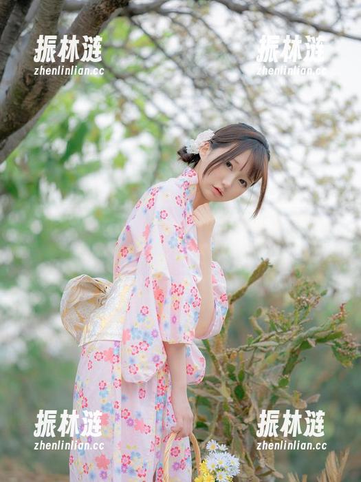 看吧，nagisa魔物喵写真本里有点啥，但也说不好