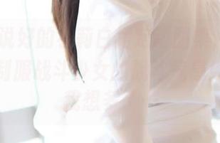 rosi – 说好的小莉白裙定制图集，结果我却看到制服战斗少女的战斗气息！大概是我想多了…