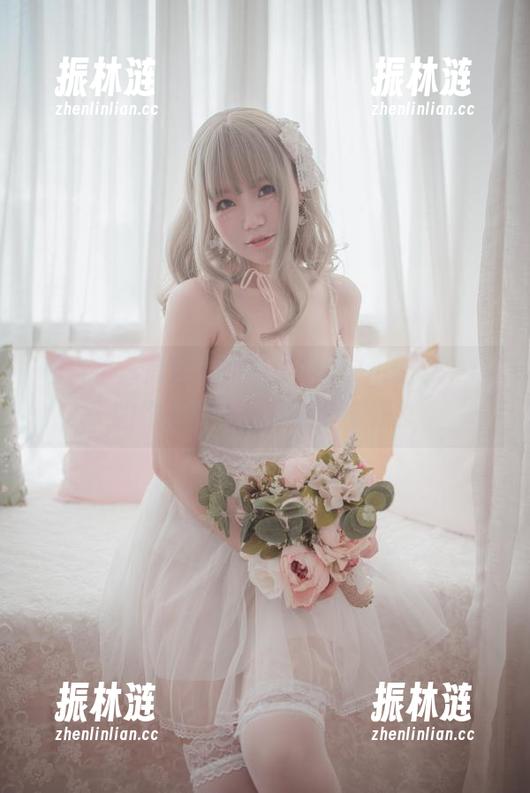 被白色丝质连衣裙迷住的yoko夏宅：她的作品集值得你的分享吗？
