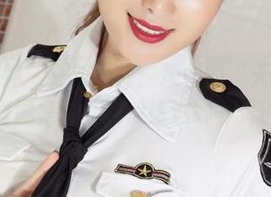 克拉女神 – 艰难选择：凌雪的“天使”写真图集，我到底该选哪一页？