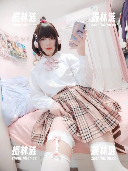 蓝白女仆，古川kagura又来了！高清图包中堆叠的小细节，有点羞耻又不想停下来…真让人佩服。
