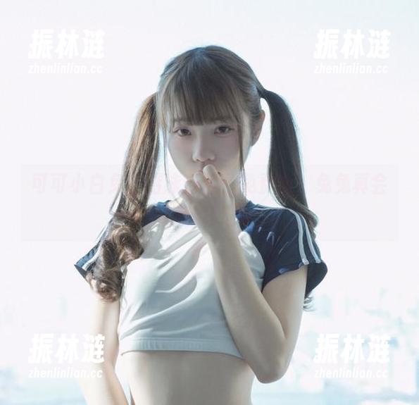 可可小白兔 可可小白兔的游泳合集:免费版,兔兔真会挑选场地呢