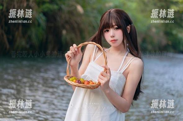 看完咬人小小兔的连衣裙，才发现每一幅都是全套战斗妆的原图啊！