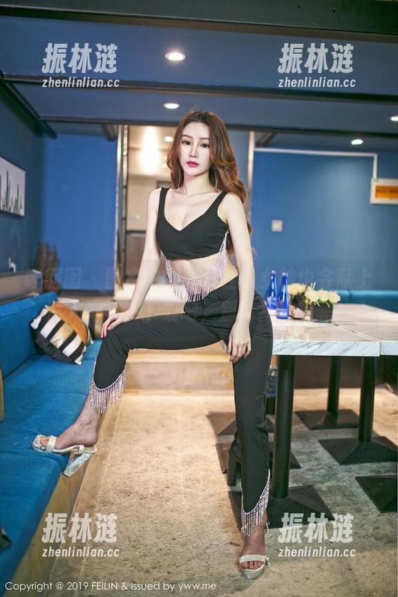 嗲囡囡 - 图库中的张俊佳，女神也会献上迷人眼神，下载吧，别说我没提醒！
