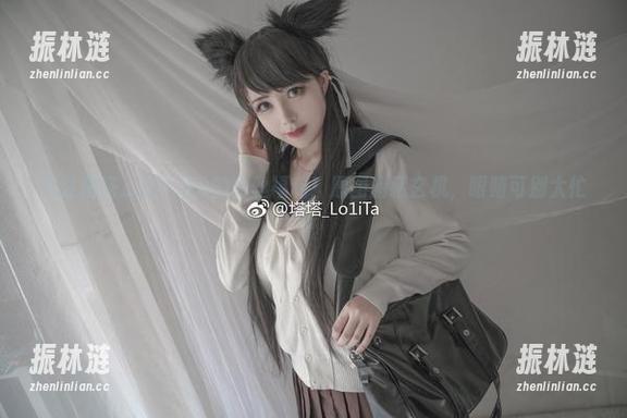 关注塔塔_Lo1iTa的白丝福利！原图暗藏玄机，眼睛可别太忙！