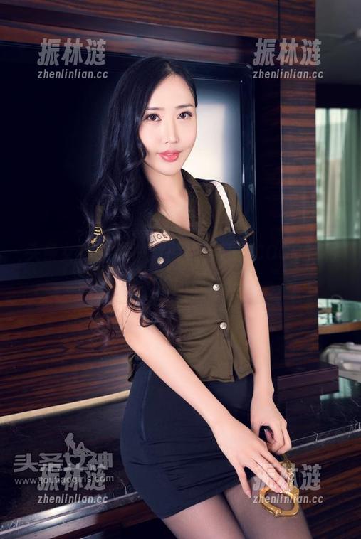 头条女神 - 是一双网袜，还是COCO的私房传说？你怎么看？