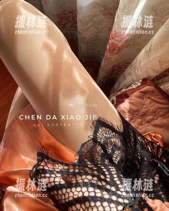 微密圈 - 原图：居家也不忘保持个性，宸大小姐真有办法，连家都可以如此雅致。
