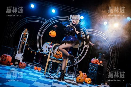 小瑶幺幺 小瑶幺幺新作《修女》写真,内心疑问又响亮。