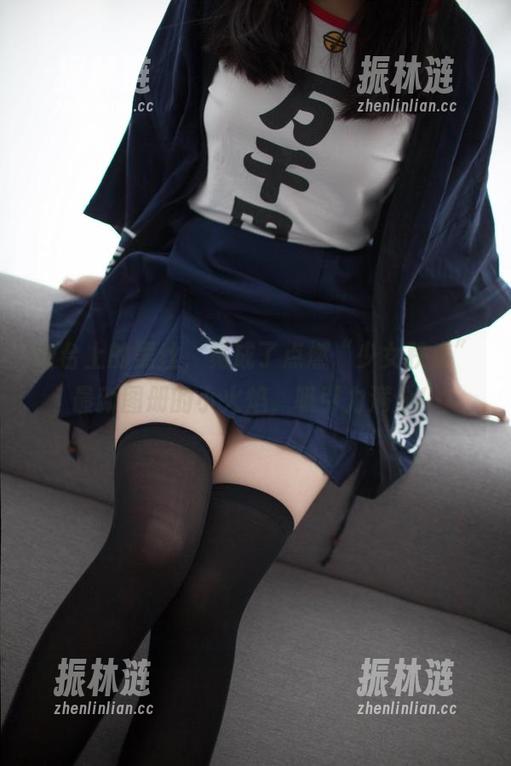 窗台上的黑丝，竟成了点燃“少女秩序”最新图册的小火焰，吸引力满分！