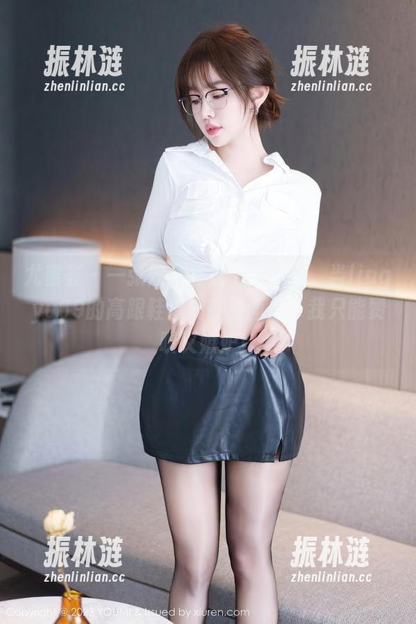 尤蜜荟-lingyu69 尤蜜荟 - 一张照片胜过千言万语,当lingyu69的高跟鞋出现在画面里,我只能赞叹又嫉妒!