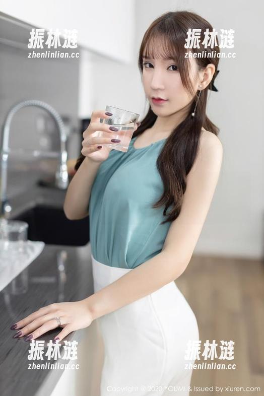 尤蜜荟 - 闲逛是小逗逗的自拍合集，免费放送，看看哪张能偷走你的目光。