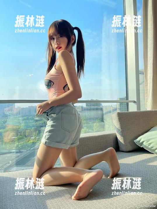 微密圈 - 看，张思允的网袜合集有多撩人，想知道吗？