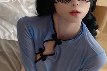 微密圈 – 别以为无欲无求的推土君只会严肃，看看这原图中的旗袍，你会发现作品也可以很欢乐！