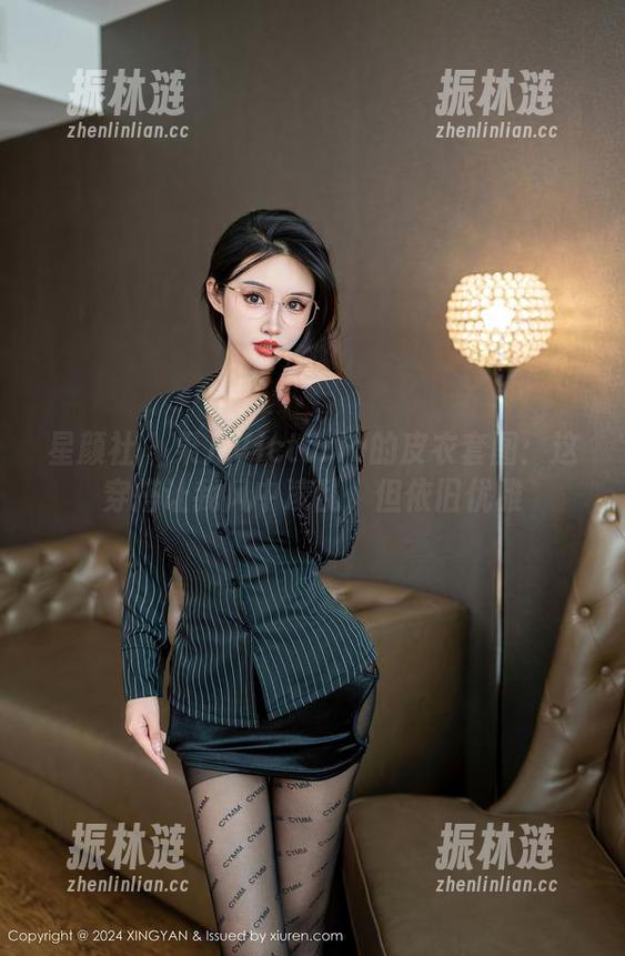 星颜社-果儿Victoria 星颜社 - 果儿Victoria的皮衣套图:这穿搭让我风中凌乱,但依旧优雅