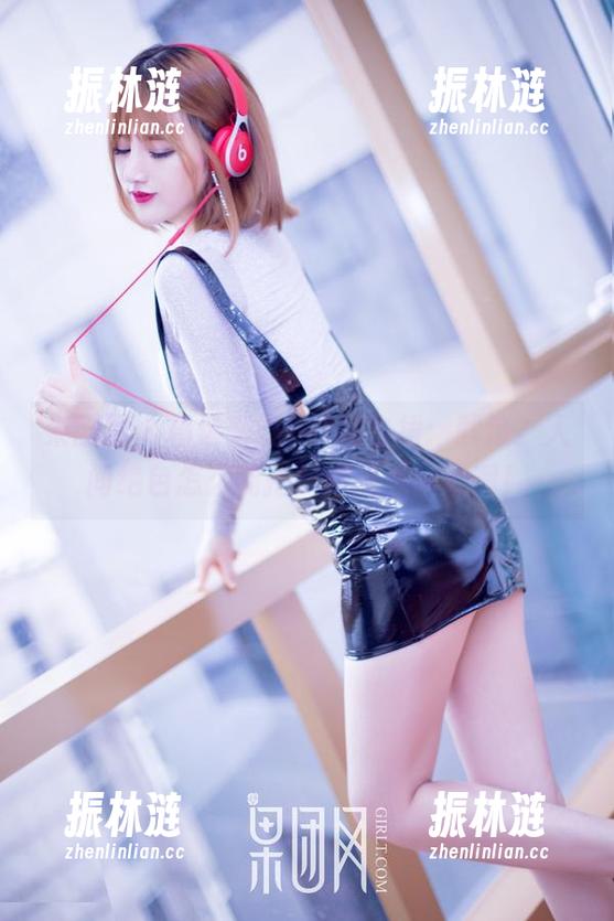 果团网-蜜桃Q妹儿 果团网 - 精选蜜桃Q妹儿白裙:就这?人间绝色怎么能搭配得这么随意啊!