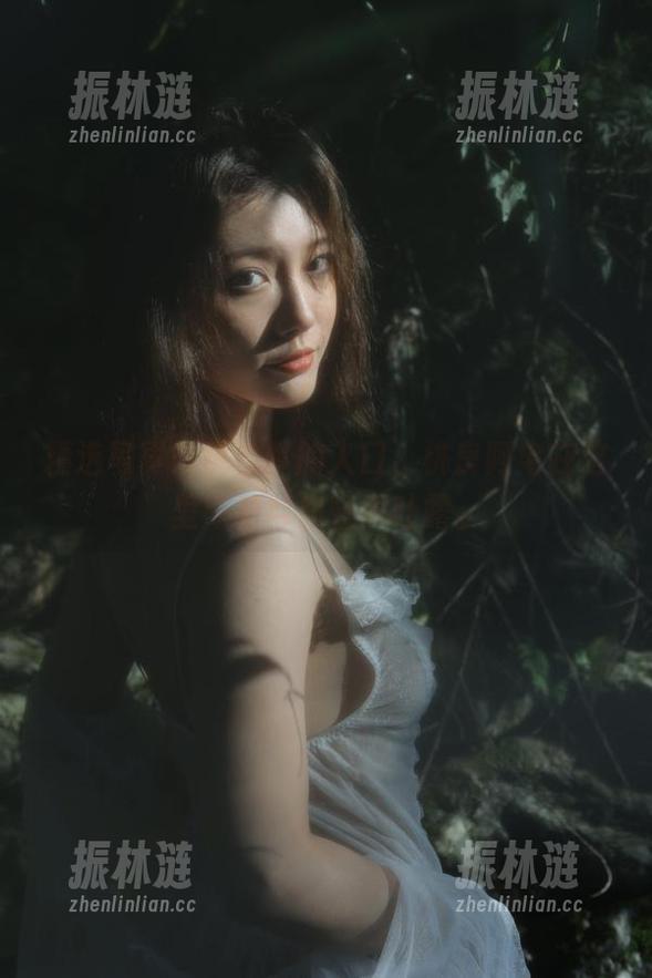 桃良阿宅 精选写真:桃色梦的入口,桃良阿宅在这里等着与你轻声吐露。