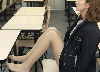 梦丝女神 – 乔儿的黑白奇幻：下载这写真集时，会不会少点什么呢？