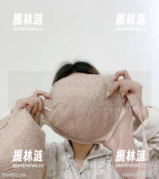 微密圈 - 看海豚baby又酝酿了什么修女风格的怪趣，图包中的细节如同暗夜星光。