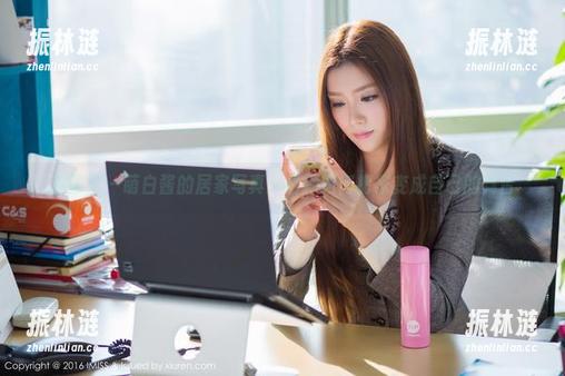 爱蜜社-萌白酱 爱蜜社 - 萌白酱的居家写真:看她如何把家变成自己的舞台