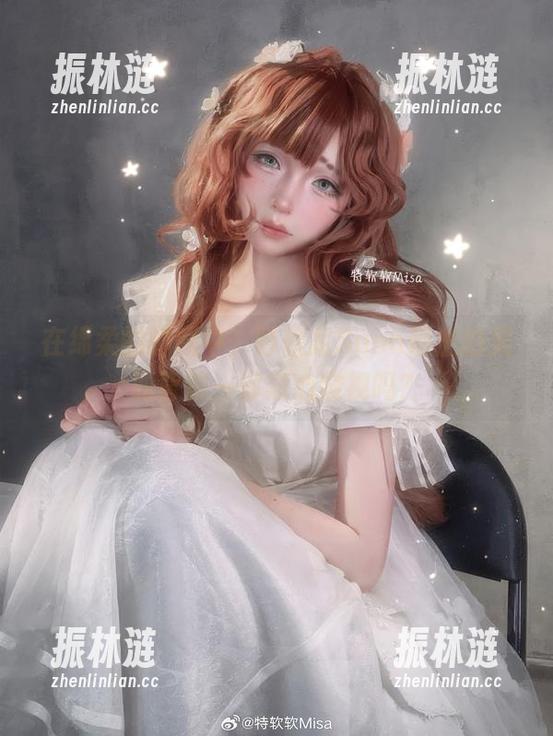 在绵柔的睡裙中，特软儿Sona晒出的美丽背影—你忍心窥视吗？