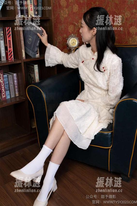 甜予摄影 - 这究竟是双双的白棉袜写真，还是无意间窥探到的日常？