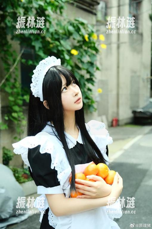 白莉爱吃巧克力的新图总是让人期待，小舞这个名字真妙，会不会有什么特别吸引我的亮点呢？