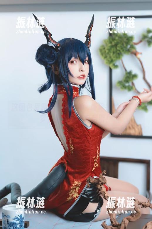 这图包里藏着什么？神楽坂真冬的青翠如梦，果然梦里有后厨！