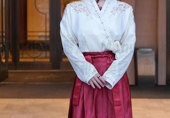 秀人网 – 作品小聚焦，Manuela玛鲁娜的条纹内衣竟然和这美臀形成绝配