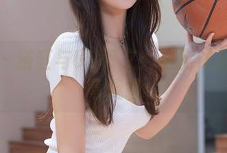 秀人网 – 浴缸与UU阿文：私房作品里的弯弯绕绕