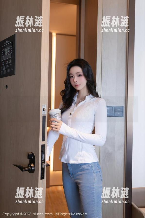 秀人网 - 图片收藏：奈奈Fox的白裙和那些未说的话